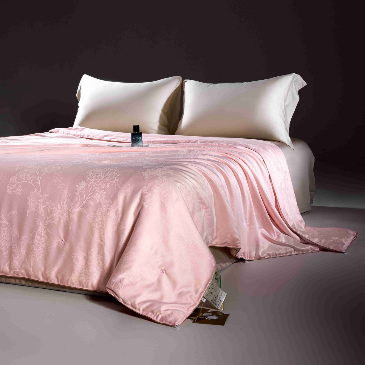 91家纺网 家纺一手货源 找家纺 （总）丽卡家纺 2025新款大提花蚕丝被被子被芯