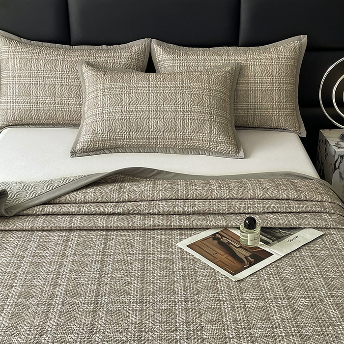 91家纺网 家纺一手货源 找家纺 大渔生活 2025新款磨毛夹棉床盖 养心格