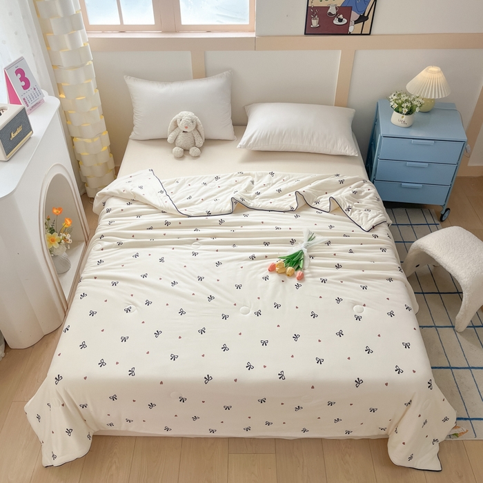 91家纺网 家纺一手货源 找家纺 龙图家纺 2025新款A类母婴针织棉夏被印花卡通凉感丝夏凉被空调被 蝴蝶结