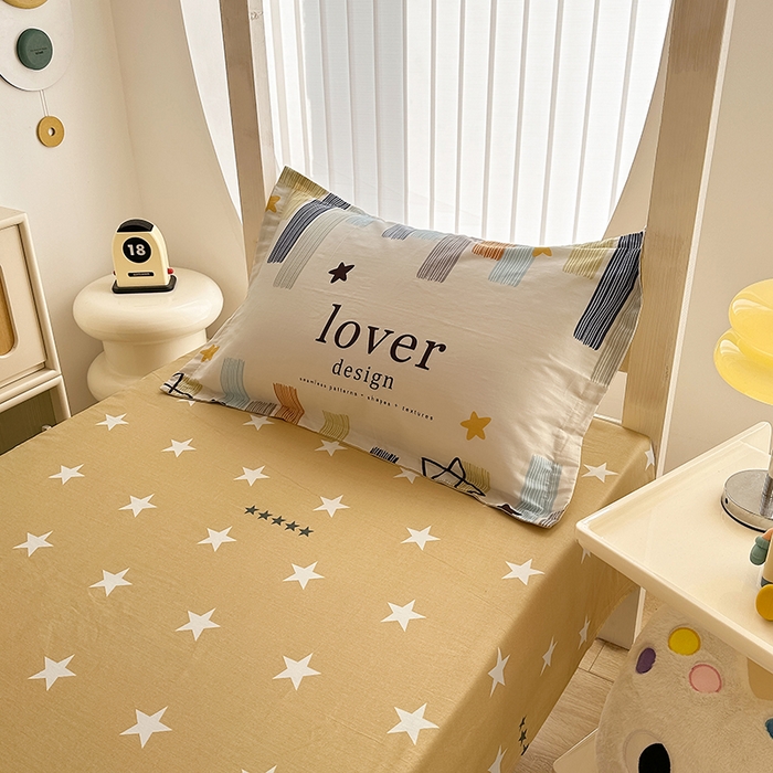 91家纺网 家纺一手货源 找家纺 卡普 2025新款爆款加厚卡通小清新全棉纯棉学生宿舍三件套床笠隔天可拿星光条纹