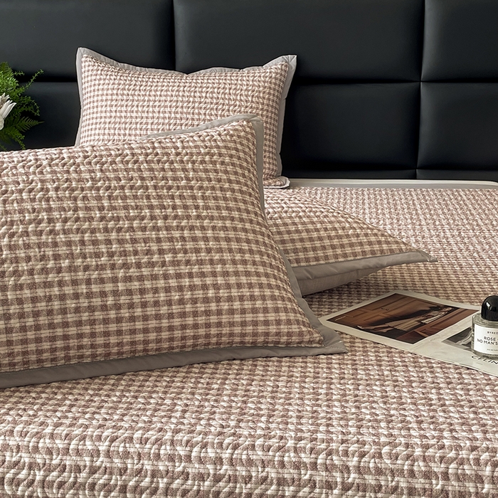 91家纺网 家纺一手货源 找家纺 大渔生活 2025新款磨毛夹棉床盖 小香格