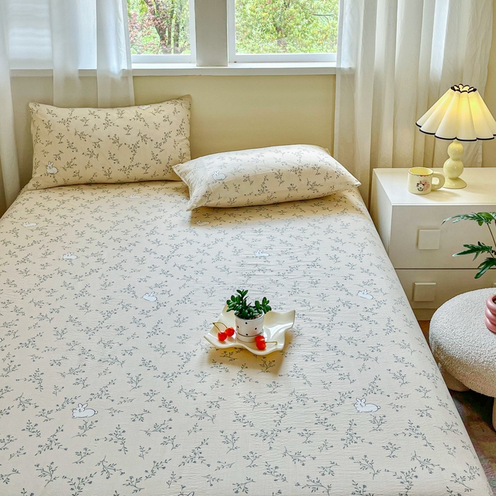 91家纺网 家纺一手货源 找家纺 优米家纺 2025新款ins小清新双层纱印花床单 铃兰兔兔