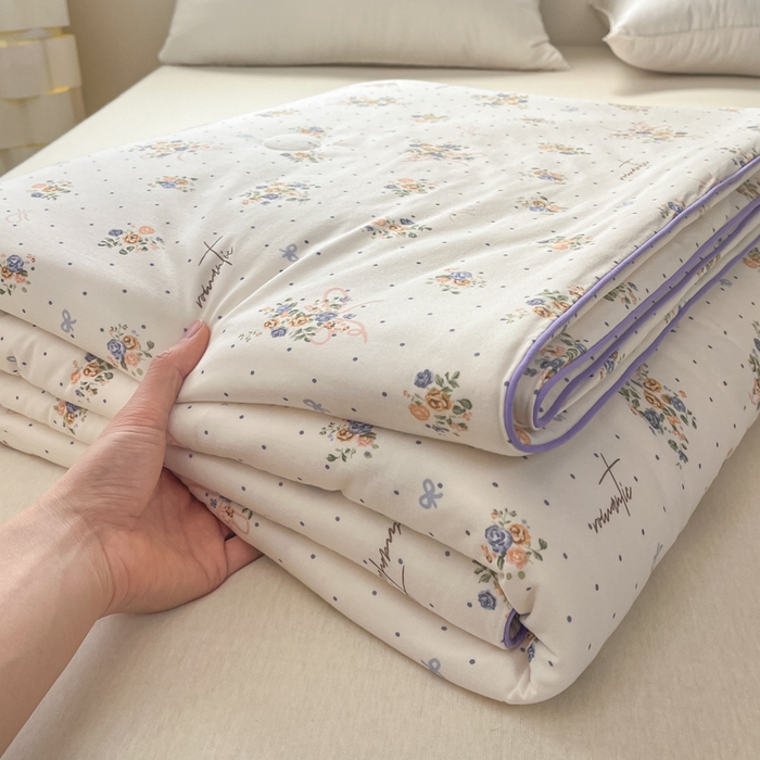 91家纺网 家纺一手货源 找家纺 龙图家纺 2025新款A类母婴针织棉夏被印花卡通凉感丝夏凉被空调被 莫妮卡