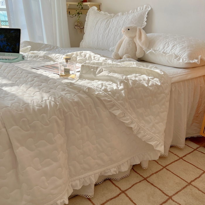 91家纺网 家纺一手货源 找家纺 六巷胡同 2025新款韩系INS博主风小爱心绗缝夏被床盖 INS小爱心-本白