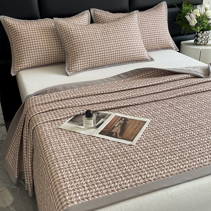 91家纺网 家纺一手货源 找家纺 大渔生活 2025新款磨毛夹棉床盖 小香格