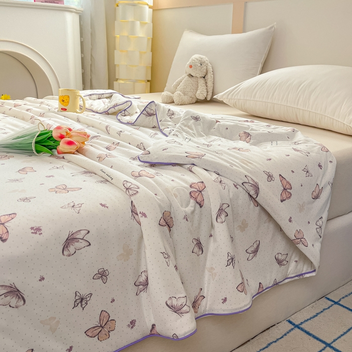 91家纺网 家纺一手货源 找家纺 龙图家纺 2025新款A类母婴针织棉夏被印花卡通凉感丝夏凉被空调被 风蝴蝶