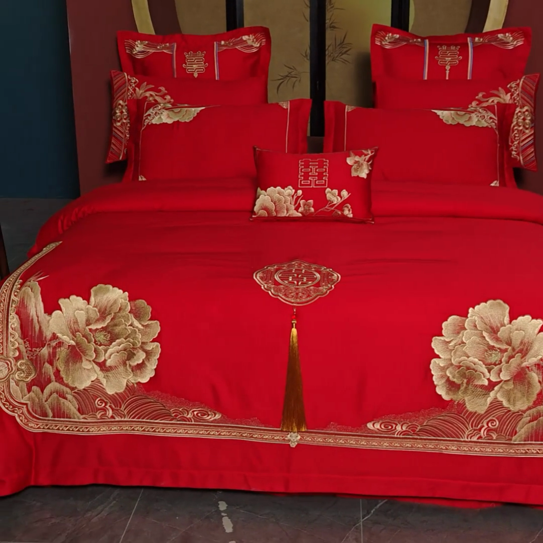 91家纺网 家纺一手货源 找家纺 振翼家纺婚庆专供 2025新款全棉长绒棉婚庆精致绣花四件套 玫瑰天使金