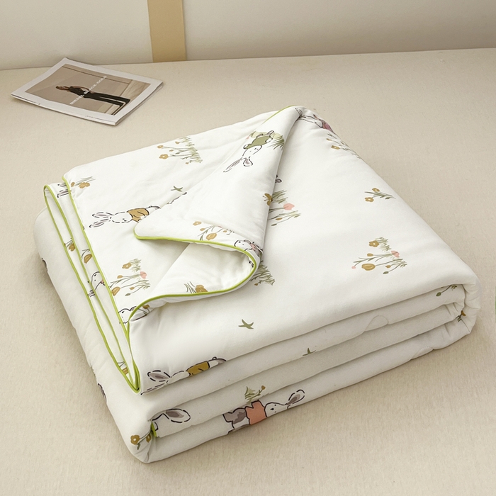 91家纺网 家纺一手货源 找家纺 龙图家纺 2025新款A类母婴针织棉夏被印花卡通凉感丝夏凉被空调被 兔子乐园