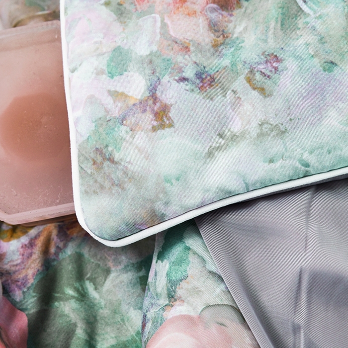 91家纺网 家纺一手货源 找家纺 小鱼儿家纺 2025新款A类母婴级凉感丝夏被锦氨面料凉感空调被单人双人夏凉被可机洗被子被芯 油墨花卉