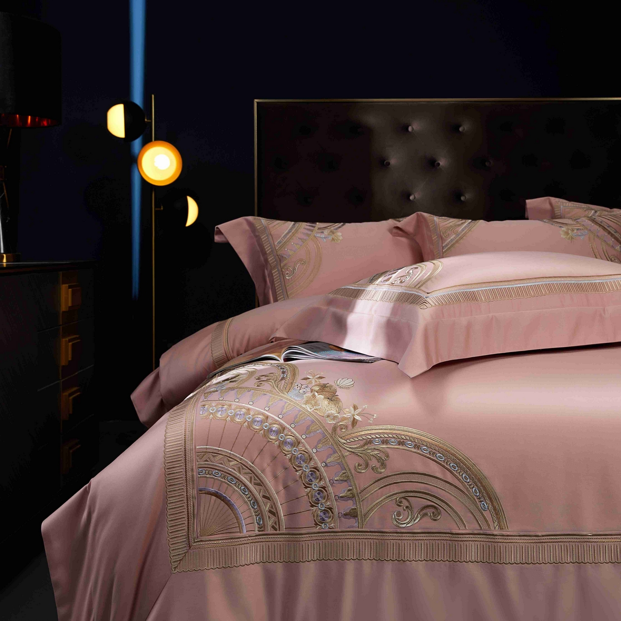 91家纺网 家纺一手货源 找家纺 2025新款高端定织面料S140长绒棉精梳棉重磅刺绣四件套巴赫系列 巴赫 玉粉