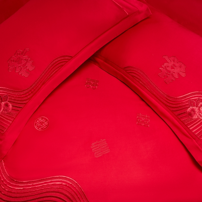 91家纺网 家纺一手货源 找家纺 振翼家纺婚庆专供 2025新款全棉长绒棉婚庆精致绣花四件套 喜相连 红