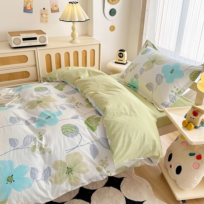 91家纺网 家纺一手货源 找家纺 卡普 2025新款爆款加厚卡通小清新全棉纯棉学生宿舍三件套床笠隔天可拿花汀叶妤