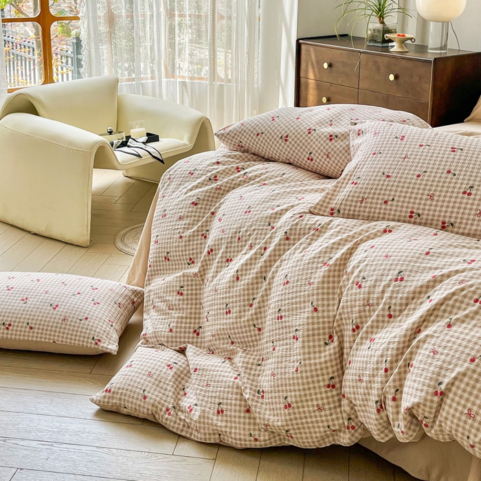 91家纺网 家纺一手货源 找家纺 优米家纺 2025新款色织双层纱木棉四件套 樱桃棕小格