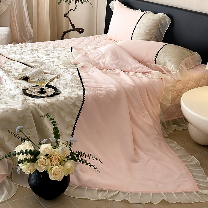 91家纺网 家纺一手货源 找家纺 （总）富米莱（原臻工厂） 2025新款西西里莱赛尔天丝法式公主风浮雕蝴蝶夏被床盖四件套