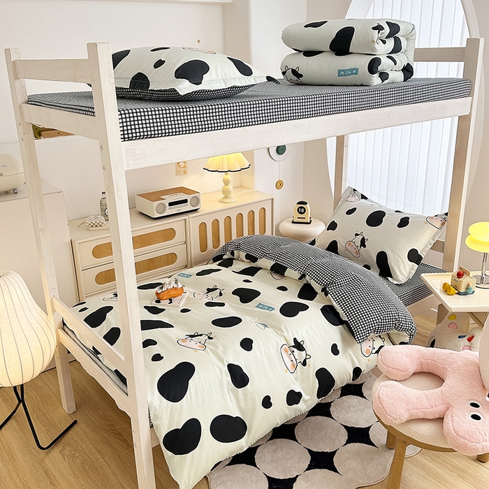 91家纺网 家纺一手货源 找家纺 卡普二店 2024新款爆款加厚卡通小清新全棉纯棉学生宿舍三件套床笠隔天可拿 奶牛宝贝