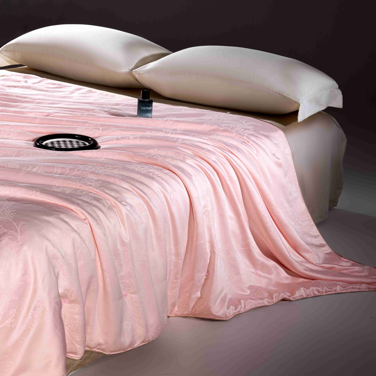 91家纺网 家纺一手货源 找家纺 （总）丽卡家纺 2025新款大提花蚕丝被被子被芯