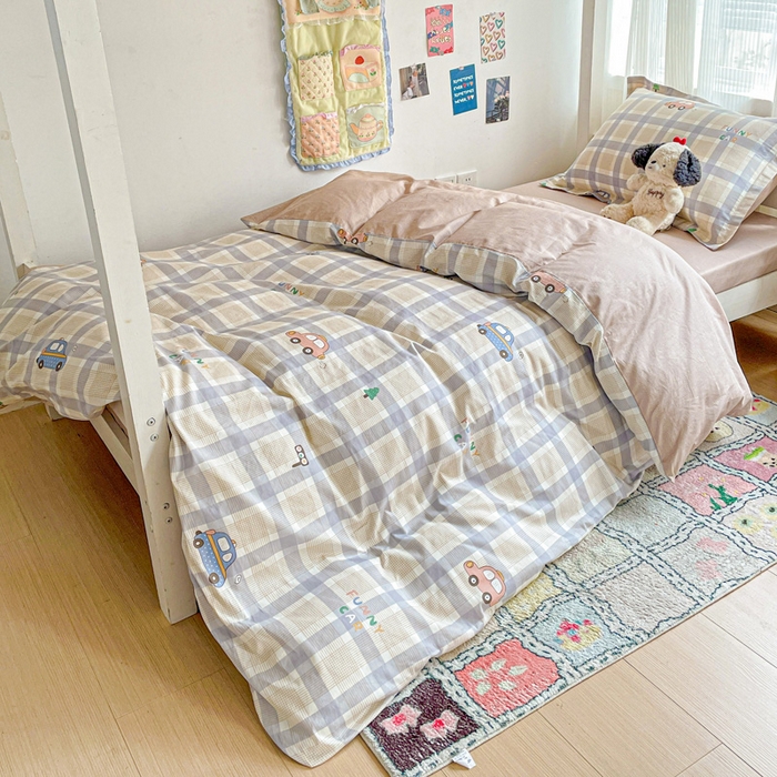 91家纺网 家纺一手货源 找家纺 卡普 2025新款爆款加厚卡通小清新全棉纯棉学生宿舍三件套床笠隔天可拿小汽车