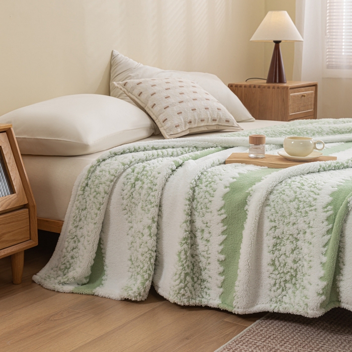 91家纺网 家纺一手货源 找家纺 潮邦 2025新款阳离子柔云毯毛毯-素影雅韵系列【可供跨境电商可压缩】 绿蔓