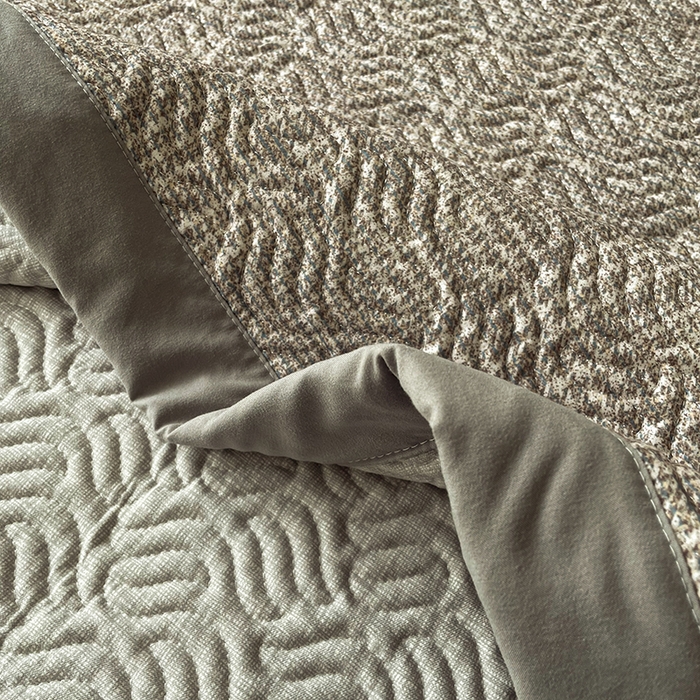 91家纺网 家纺一手货源 找家纺 大渔生活 2025新款磨毛夹棉床盖 养心格