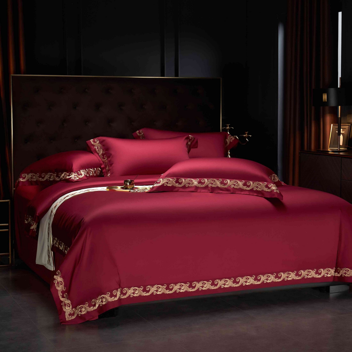 91家纺网 家纺一手货源 找家纺 缔缦 2025新款高端定织面料S140长绒棉精梳棉重磅刺绣四件套罗莎系列 酒红