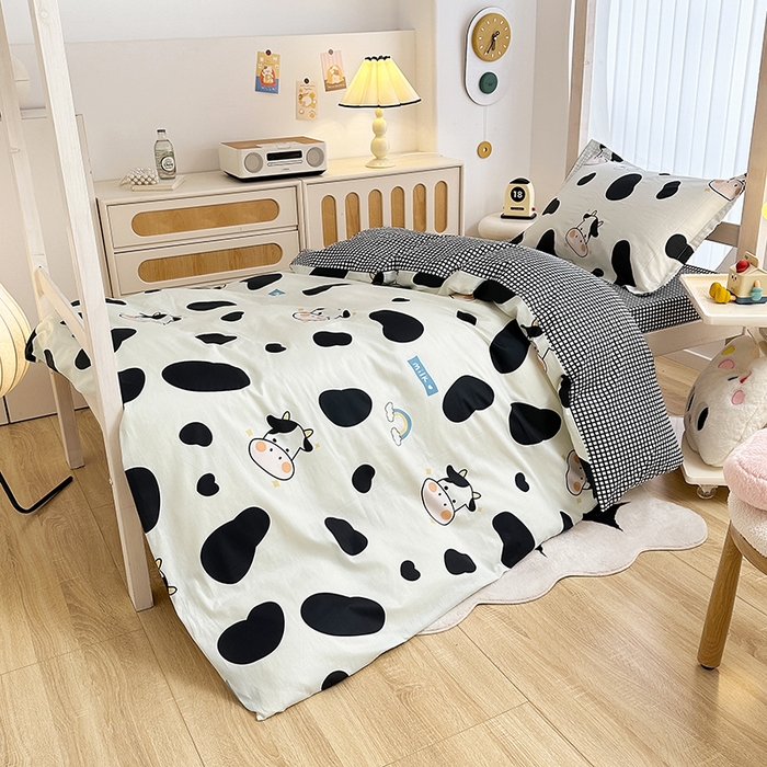 91家纺网 家纺一手货源 找家纺 卡普 2025新款爆款加厚卡通小清新全棉纯棉学生宿舍三件套床笠隔天可拿奶牛宝贝