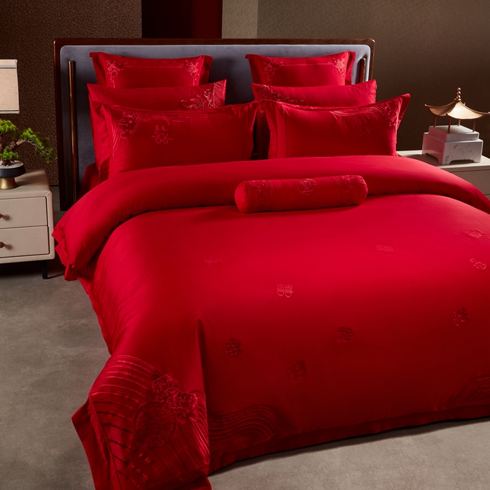 91家纺网 家纺一手货源 找家纺 振翼家纺婚庆专供 2025新款全棉长绒棉婚庆精致绣花四件套 喜相连 红