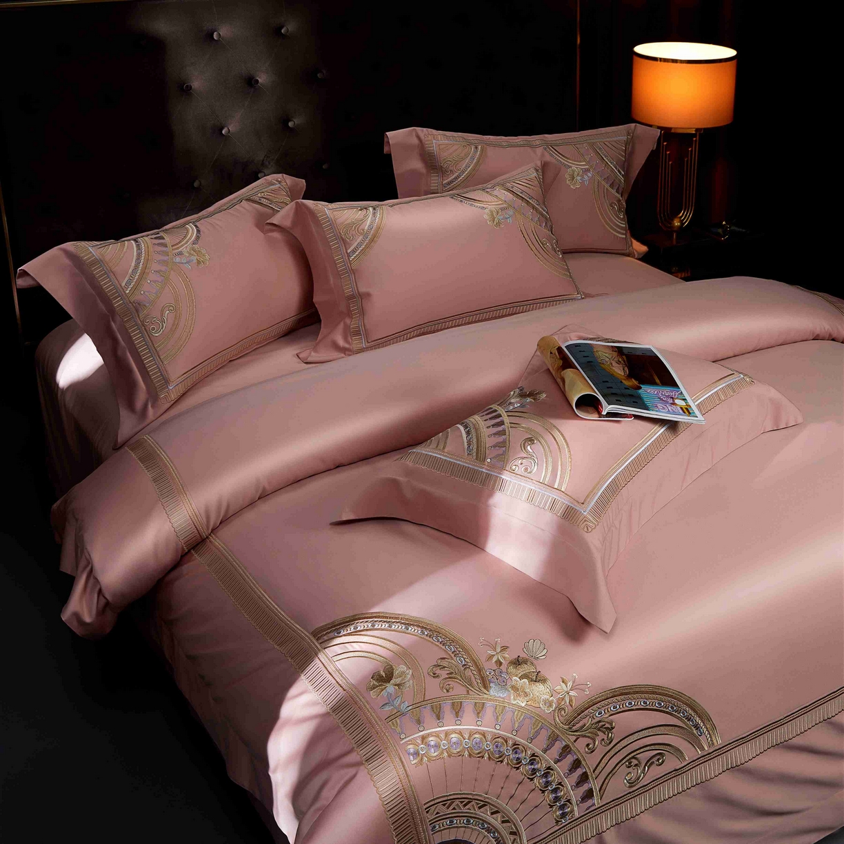 91家纺网 家纺一手货源 找家纺 2025新款高端定织面料S140长绒棉精梳棉重磅刺绣四件套巴赫系列 巴赫 玉粉