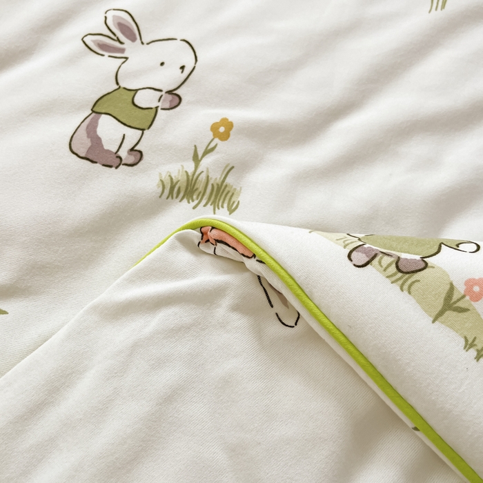 91家纺网 家纺一手货源 找家纺 龙图家纺 2025新款A类母婴针织棉夏被印花卡通凉感丝夏凉被空调被 兔子乐园