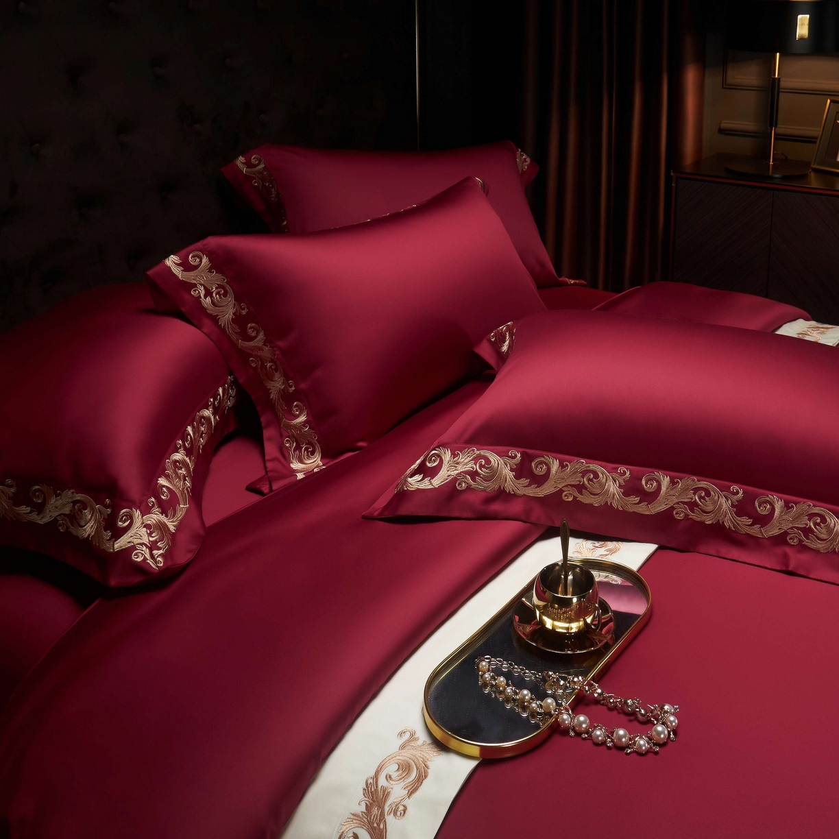 91家纺网 家纺一手货源 找家纺 缔缦 2025新款高端定织面料S140长绒棉精梳棉重磅刺绣四件套罗莎系列 酒红