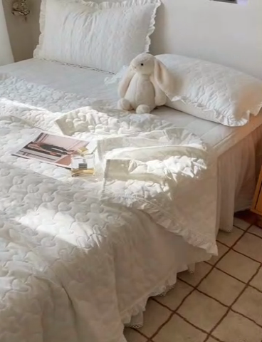 91家纺网 家纺一手货源 找家纺 六巷胡同 2025新款韩系INS博主风小爱心绗缝夏被床盖 INS小爱心-本白