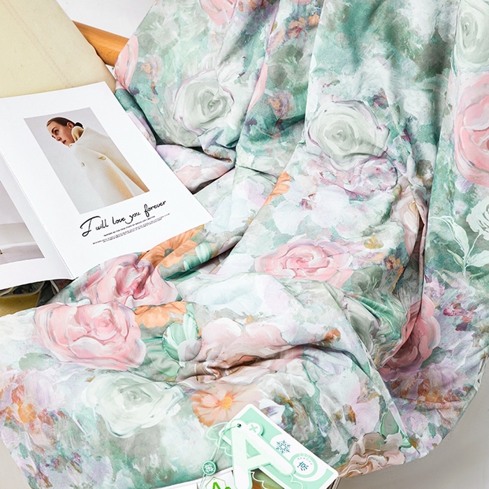 91家纺网 家纺一手货源 找家纺 小鱼儿家纺 2025新款A类母婴级凉感丝夏被锦氨面料凉感空调被单人双人夏凉被可机洗被子被芯 油墨花卉