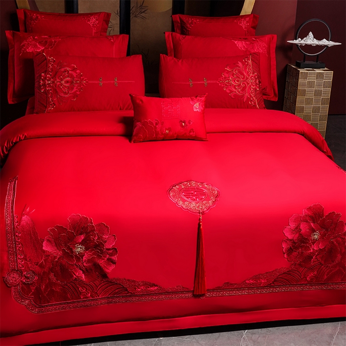 91家纺网 家纺一手货源 找家纺 振翼家纺婚庆专供 2025新款全棉长绒棉婚庆精致绣花四件套 玫瑰天使 红