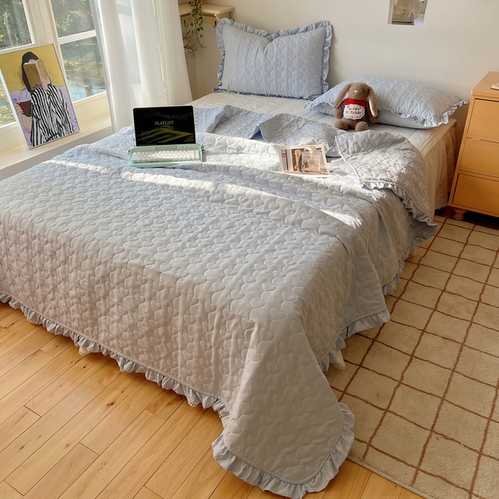 91家纺网 家纺一手货源 找家纺 六巷胡同 2025新款韩系INS博主风小爱心绗缝夏被床盖 INS小爱心-浅蓝