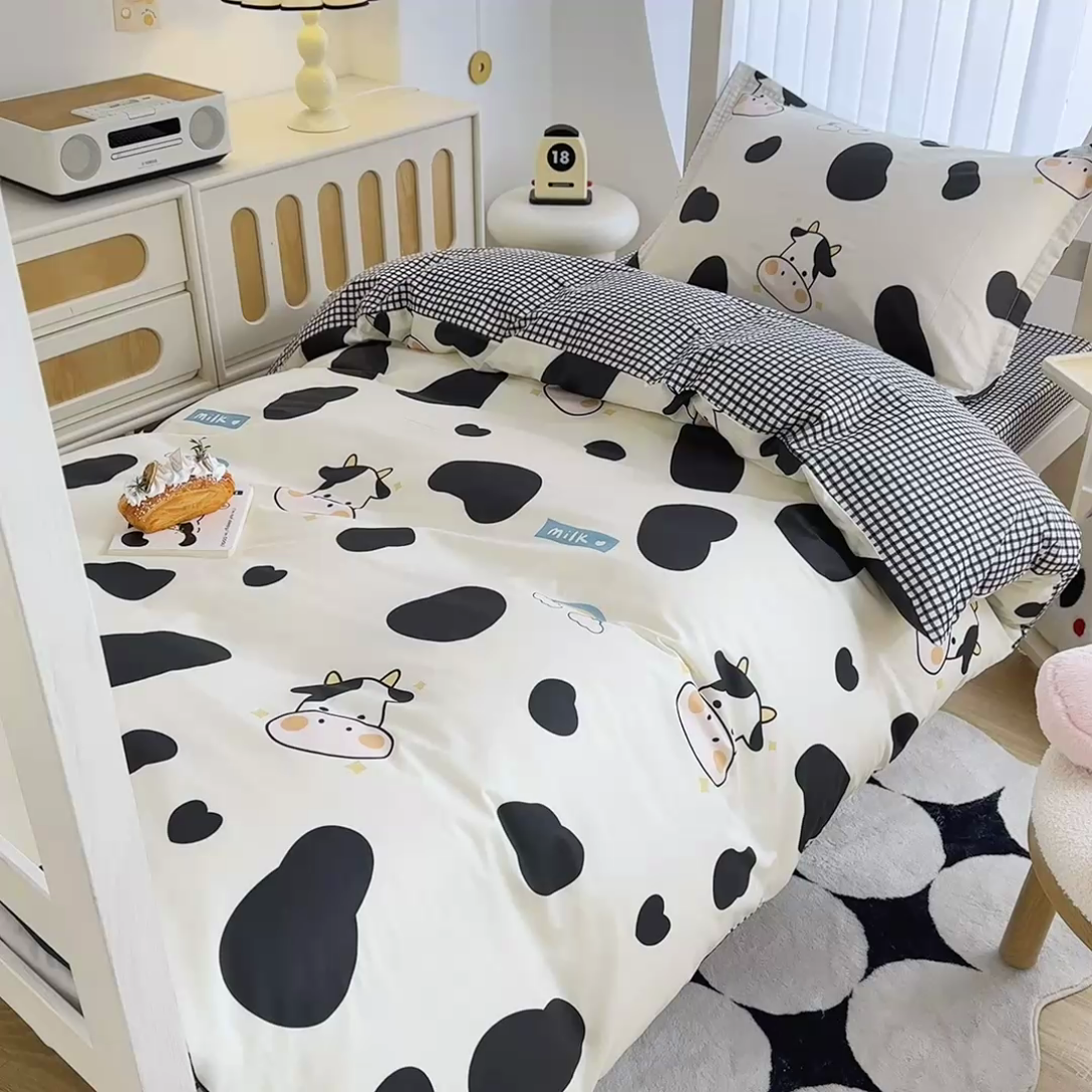 91家纺网 家纺一手货源 找家纺 卡普 2025新款爆款加厚卡通小清新全棉纯棉学生宿舍三件套床笠隔天可拿奶牛宝贝