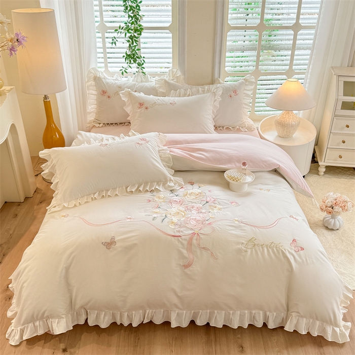 91家纺网 家纺一手货源 找家纺 绒棉世家 2025新款韩版贴布绣刺绣四件套-花蔓 花蔓-奶白