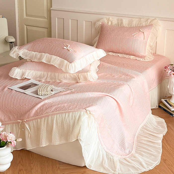 91家纺网 家纺一手货源 找家纺 蓝邻家纺 2025年新款PE提花海岛皱花边织带款凉席系列 羽希-樱花粉