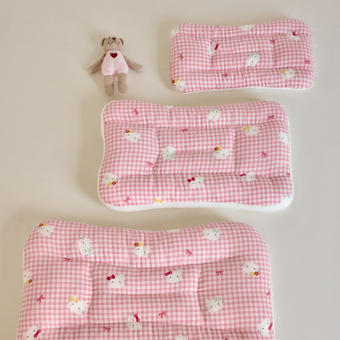 91家纺网 家纺一手货源 找家纺 （总）昕科 2025新款A类母婴级双感卡通亲子枕-全棉双层纱儿童枕学生凉感枕头羽丝棉成人颈椎枕芯