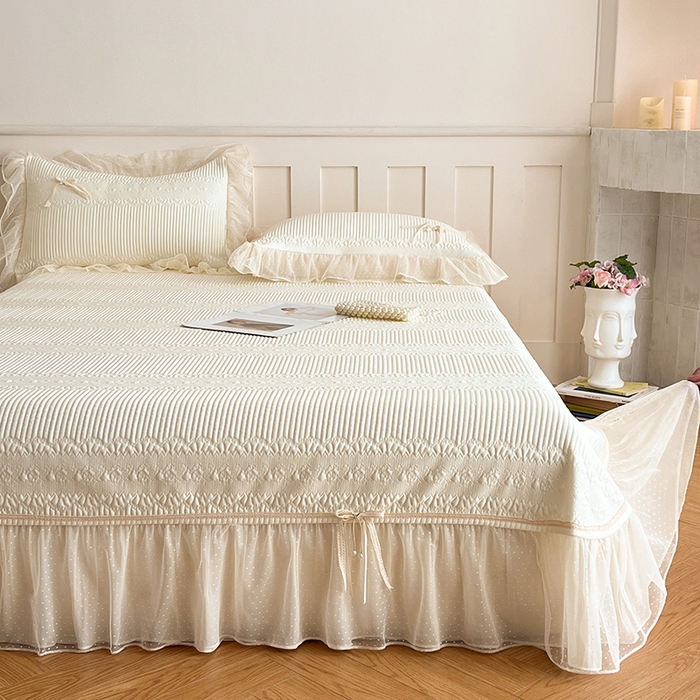 91家纺网 家纺一手货源 找家纺 蓝邻家纺 2025年新款PE提花海岛皱花边织带款凉席系列 羽希-米白