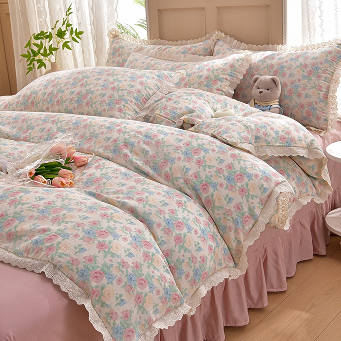 91家纺网 家纺一手货源 找家纺 绘萱家居 2025新款100%全棉双层纱花边床裙款四件套 CQ佩洛斯