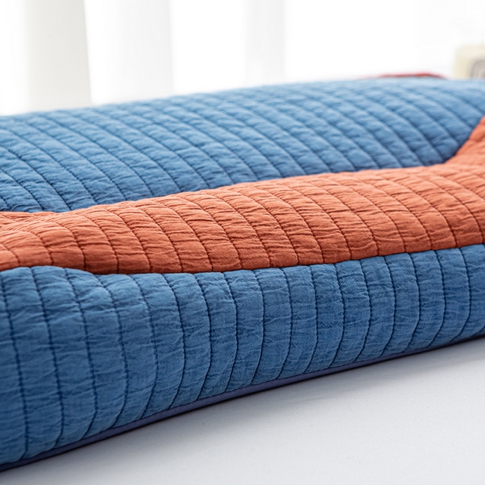 91家纺网 家纺一手货源 找家纺 萌番宝全荞麦壳枕芯全棉砂洗三维立体分区荞麦颈椎枕纯植物草本薰衣草枕头 蓝+橙色