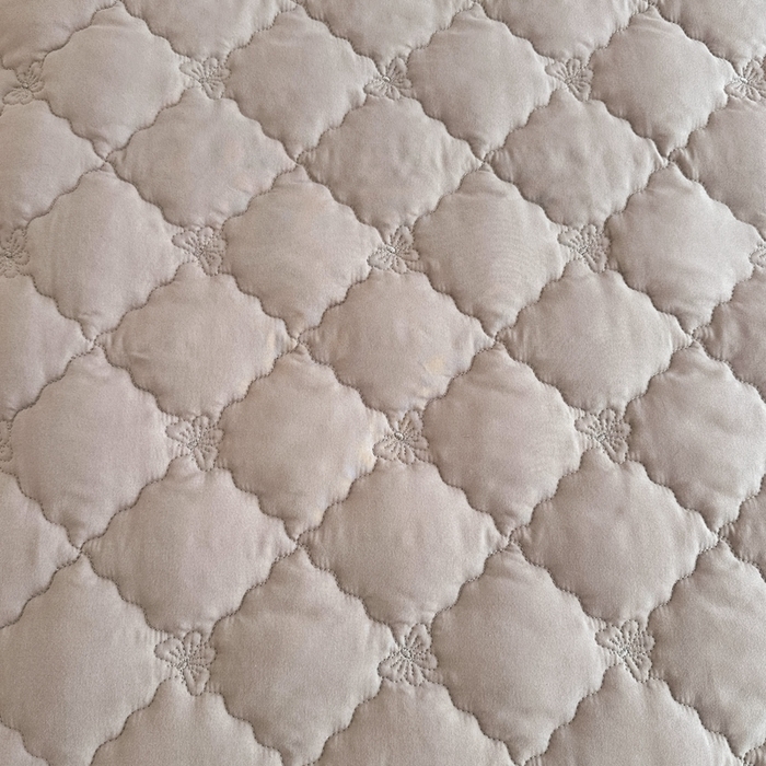 91家纺网 家纺一手货源 找家纺 怡源梦 2025新款蝴蝶飞飞系列 A类全包夹棉床头罩 灰色