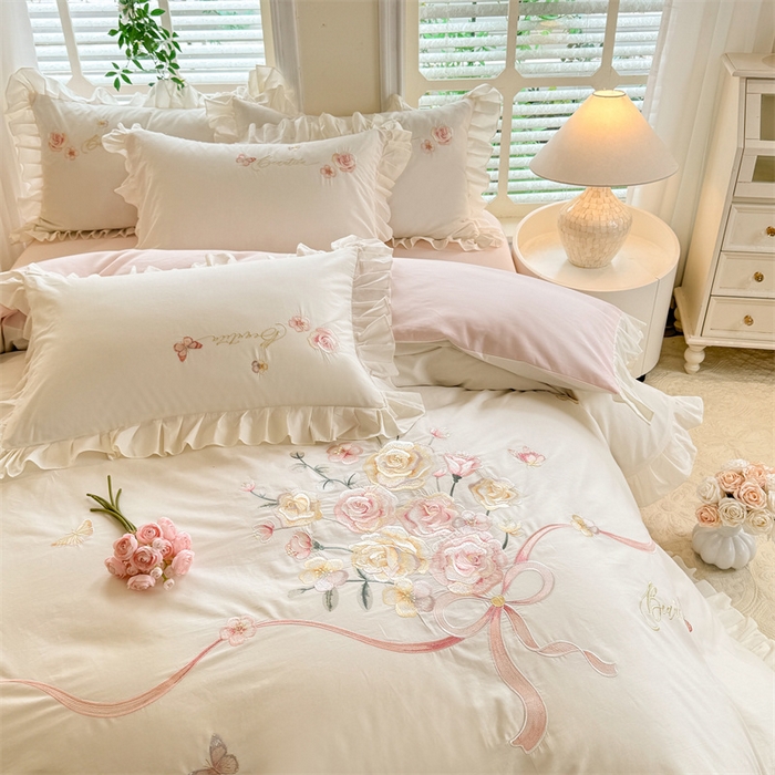 91家纺网 家纺一手货源 找家纺 绒棉世家 2025新款韩版贴布绣刺绣四件套-花蔓 花蔓-奶白