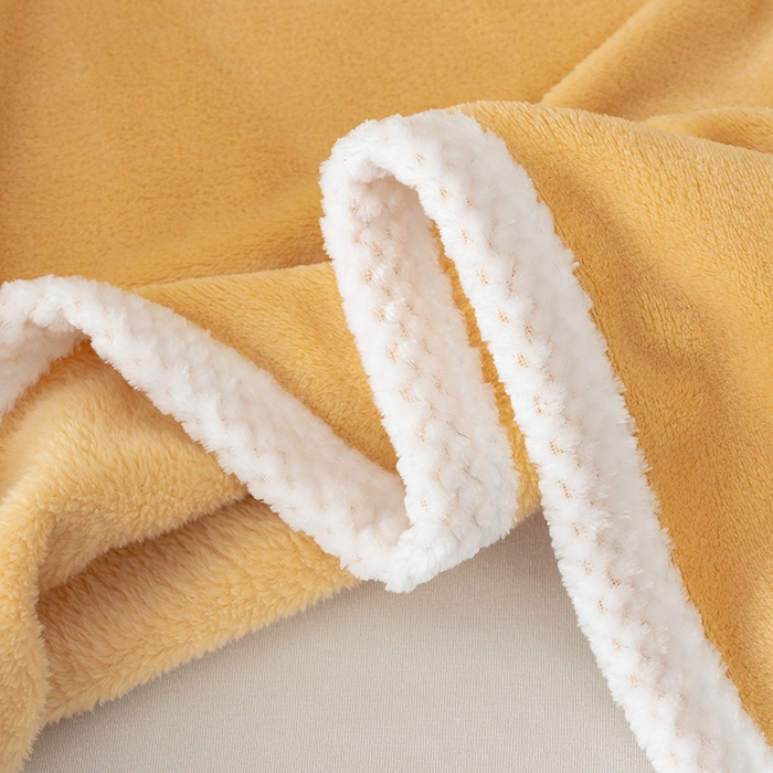 91家纺网 家纺一手货源 找家纺 好多家纺 2025新款亲肤纯色包边盖毯毯子 卡其