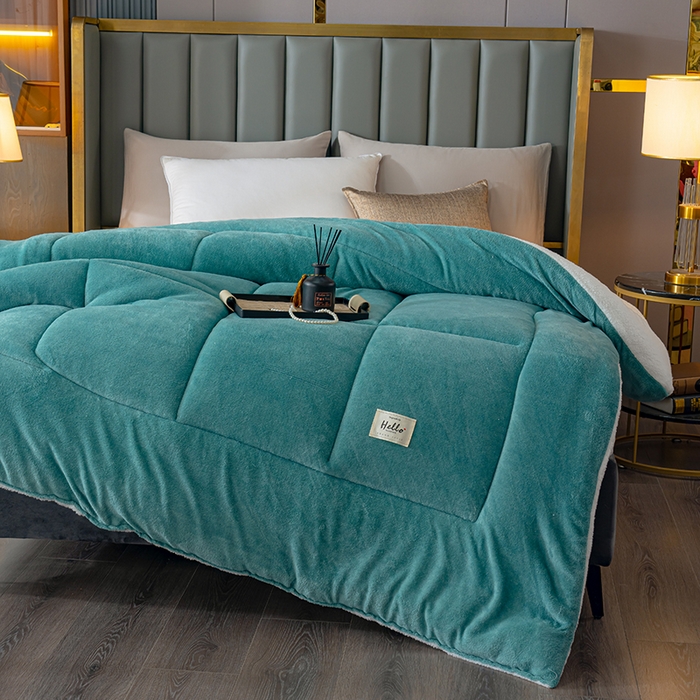 91家纺网 家纺一手货源 找家纺 好多家纺 2025春夏新款跨境电商爆款秋冬新款牛奶绒羊羔绒保暖加厚冬被牛奶绒被子被芯 深绿