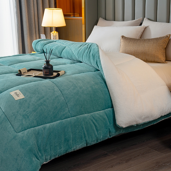 91家纺网 家纺一手货源 找家纺 好多家纺 2025春夏新款跨境电商爆款秋冬新款牛奶绒羊羔绒保暖加厚冬被牛奶绒被子被芯 深绿