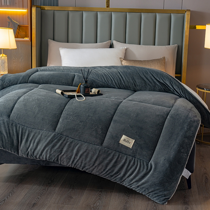 91家纺网 家纺一手货源 找家纺 好多家纺 2025春夏新款跨境电商爆款秋冬新款牛奶绒羊羔绒保暖加厚冬被牛奶绒被子被芯 绅士灰