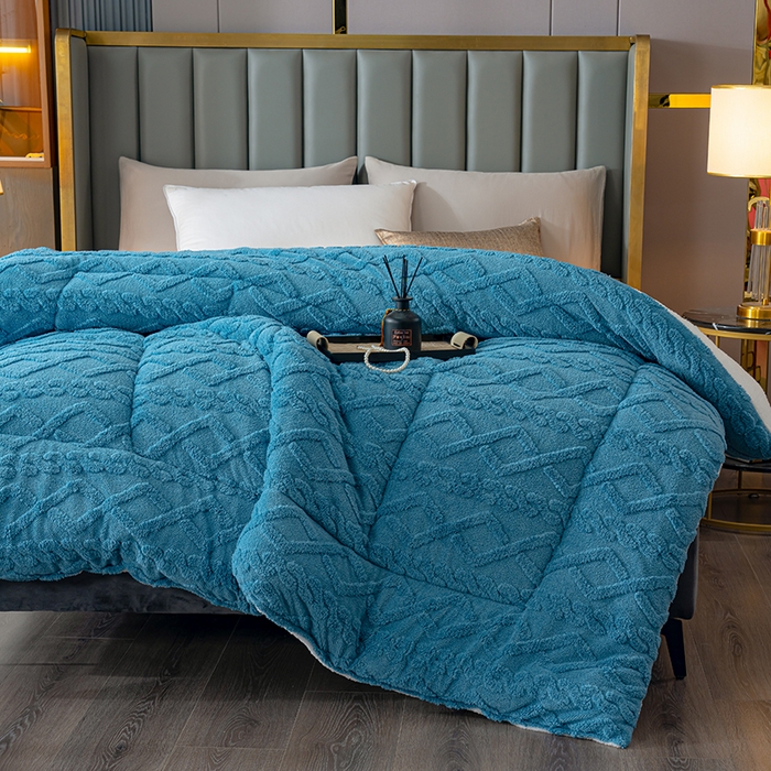 91家纺网 家纺一手货源 找家纺 好多家纺 2025春夏新款塔芙绒北极绒加厚冬被子被芯 蓝色