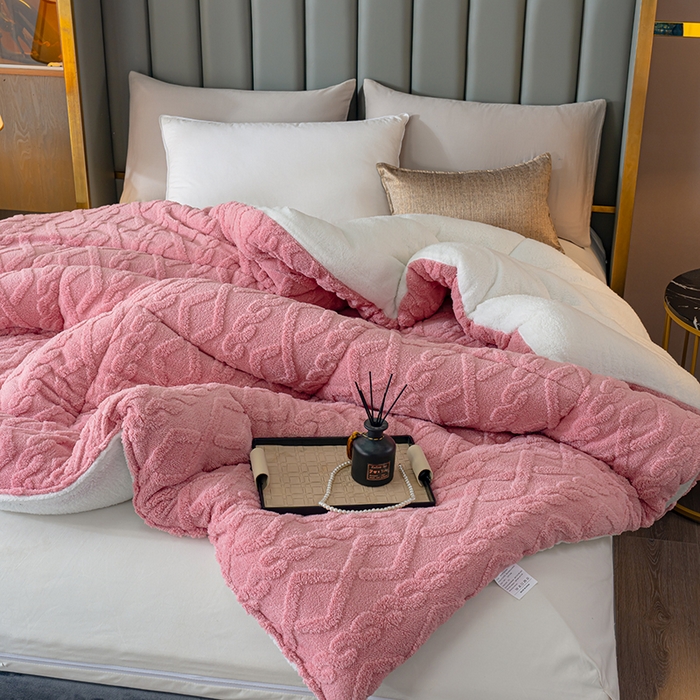 91家纺网 家纺一手货源 找家纺 好多家纺 2025春夏新款塔芙绒北极绒加厚冬被子被芯 粉色