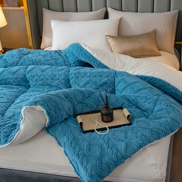91家纺网 家纺一手货源 找家纺 好多家纺 2025春夏新款塔芙绒北极绒加厚冬被子被芯 蓝色