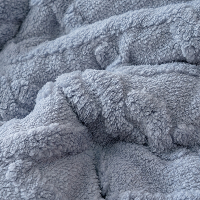 91家纺网 家纺一手货源 找家纺 好多家纺 2025春夏新款塔芙绒北极绒加厚冬被子被芯 灰色